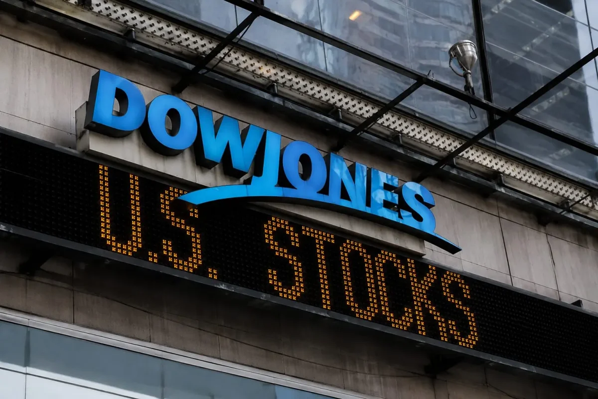 Dow Rebounds 930 Points as Oil Plunges After Trump Halts Iran Strikes