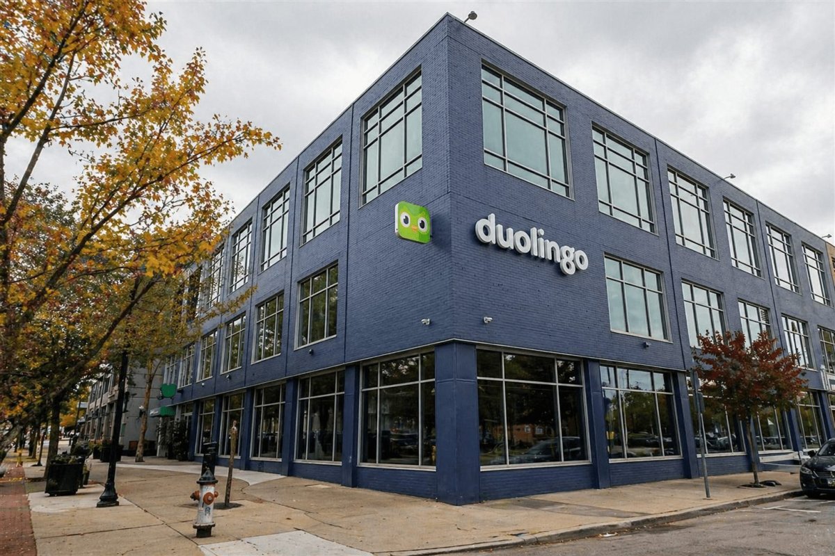 Duolingo Faces Key Test as AI Strategy Spurs Investor Investigation