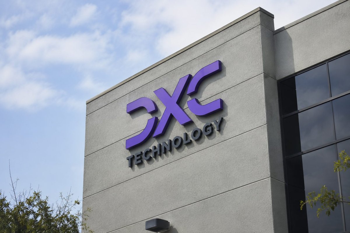 DXC Technology Shares Tumble 23% on Weak Revenue Outlook and AI Turnaround Doubts