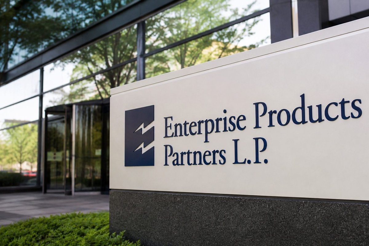Enterprise Products Units Dip on Revenue Decline Despite Record Volumes