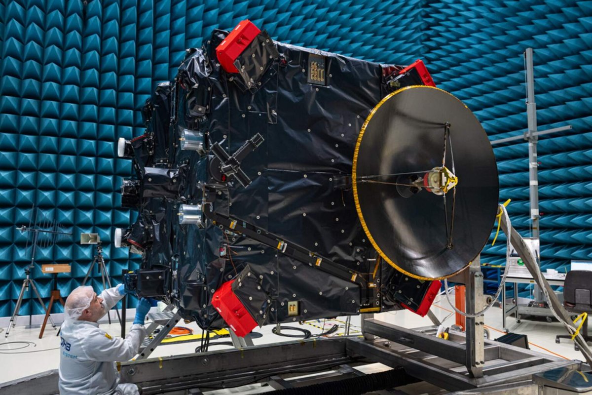 ESA's Hera Probe Resolves Asteroid Pair for First Time