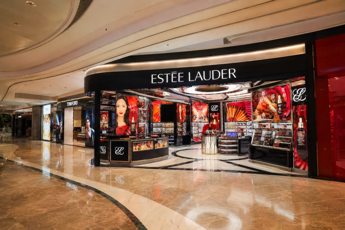 Estée Lauder Shares Jump After Merger Talks Collapse