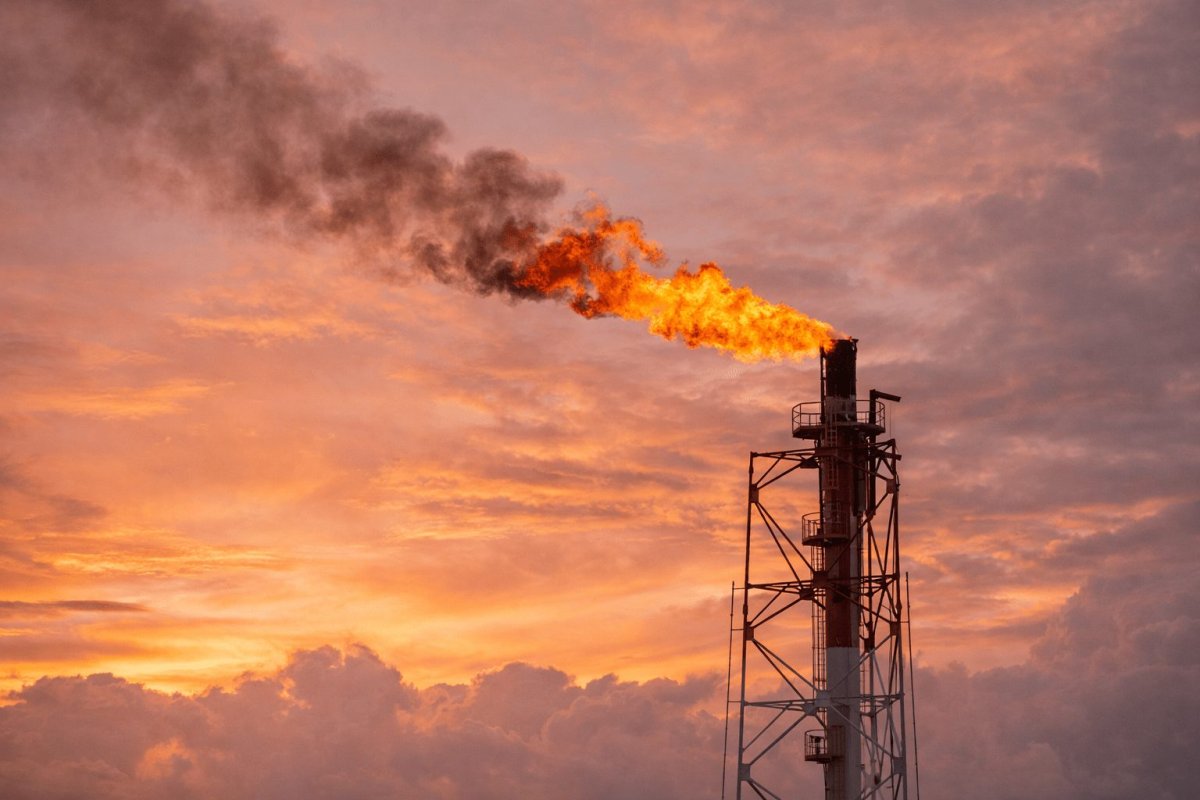 European Gas Prices Steady Near €44 as Supply Fears Ease