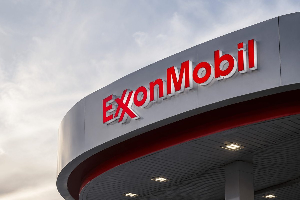Exxon Mobil in Focus After Oil Price Surge and Legal Victory