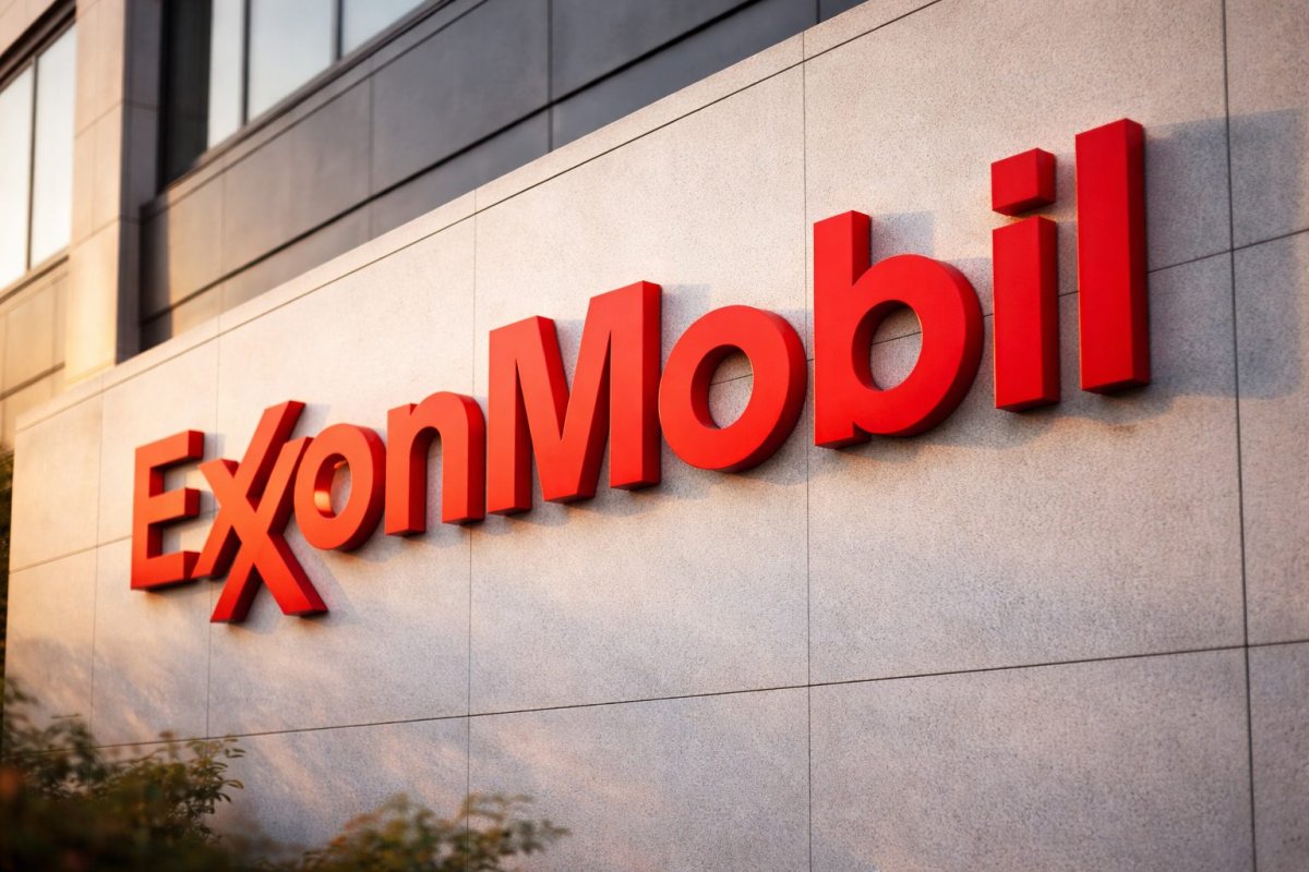Exxon Mobil Reaches 52-Week Peak Amid Rising Oil Prices, Geopolitical Tensions