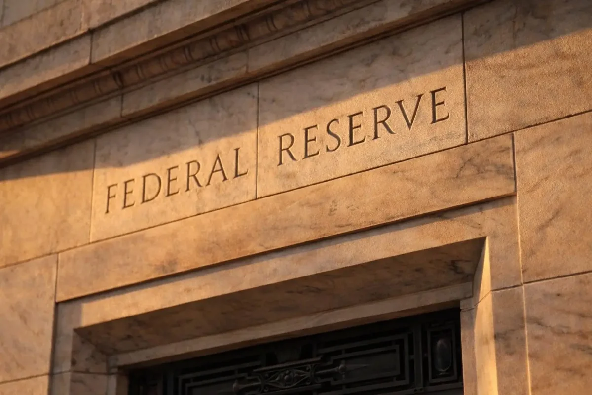 Fed to Maintain Rates Amid Oil Spike and Inflation Pressure