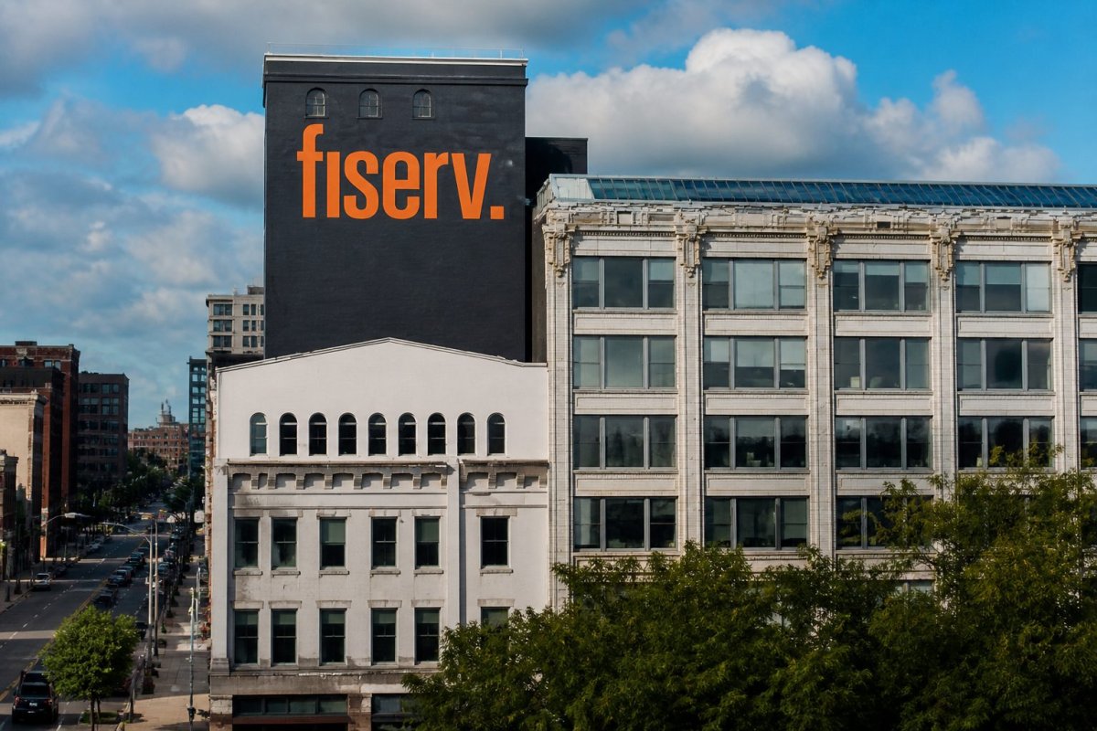 Fiserv Shares Tumble on Revenue Miss; 2026 Targets Face Scrutiny