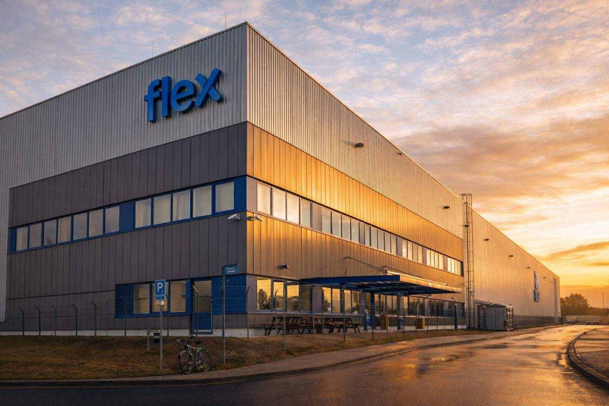 Flex Shares Gain Amid AI Data Center Rally, Investor Day in Focus