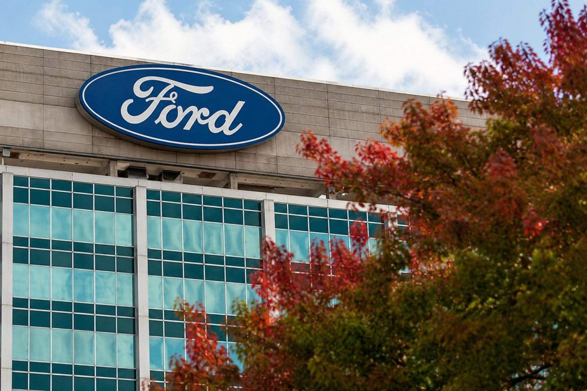 Ford Stock Retreats After AI-Driven Energy Storage Rally Fades
