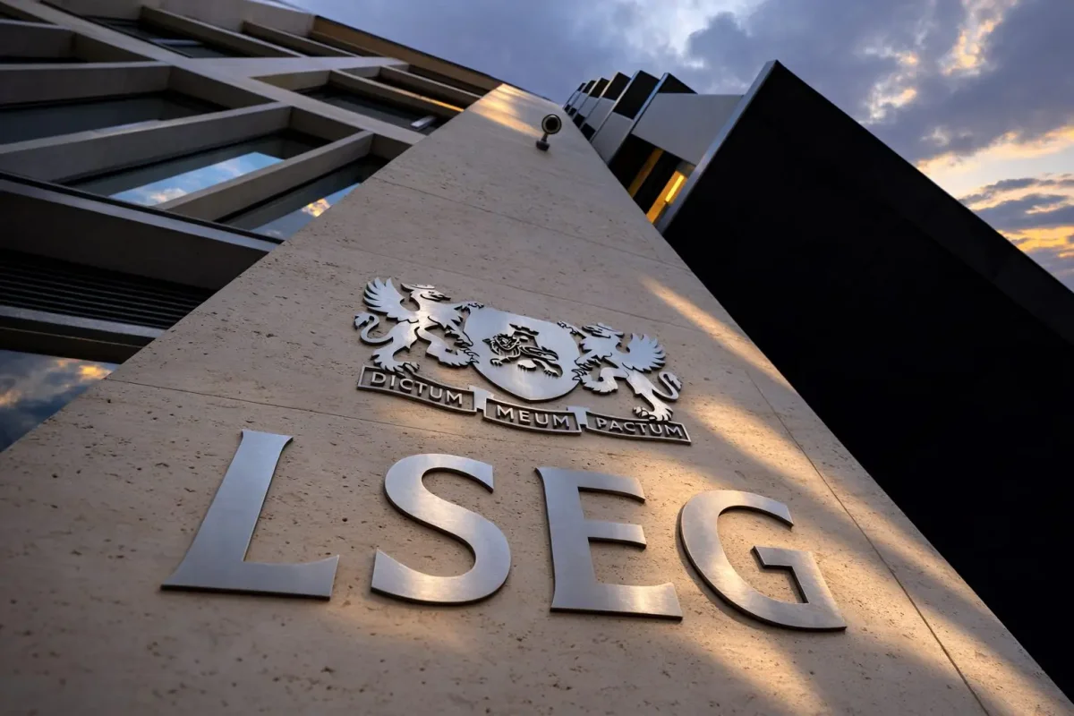 FTSE 100 Hits Record High Amid Iran Tensions, Oil Volatility