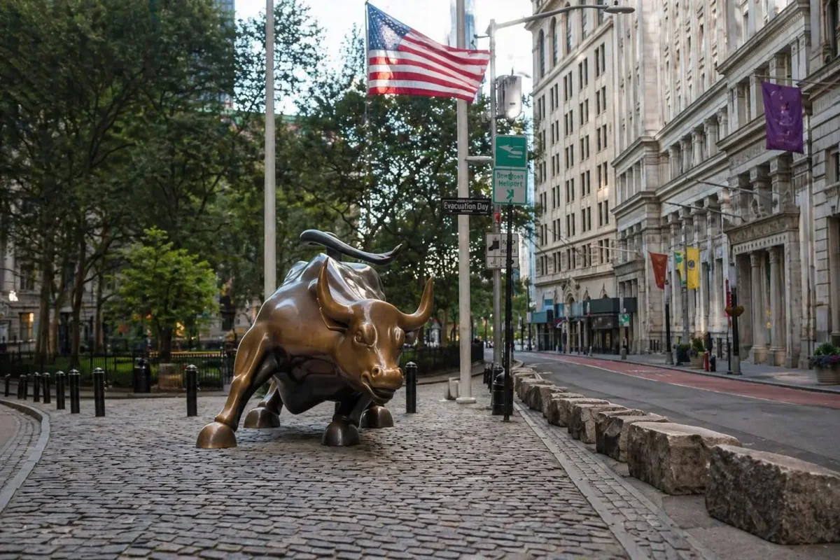 Futures Mixed as Oil Spike Tests Record S&P 500 Rally