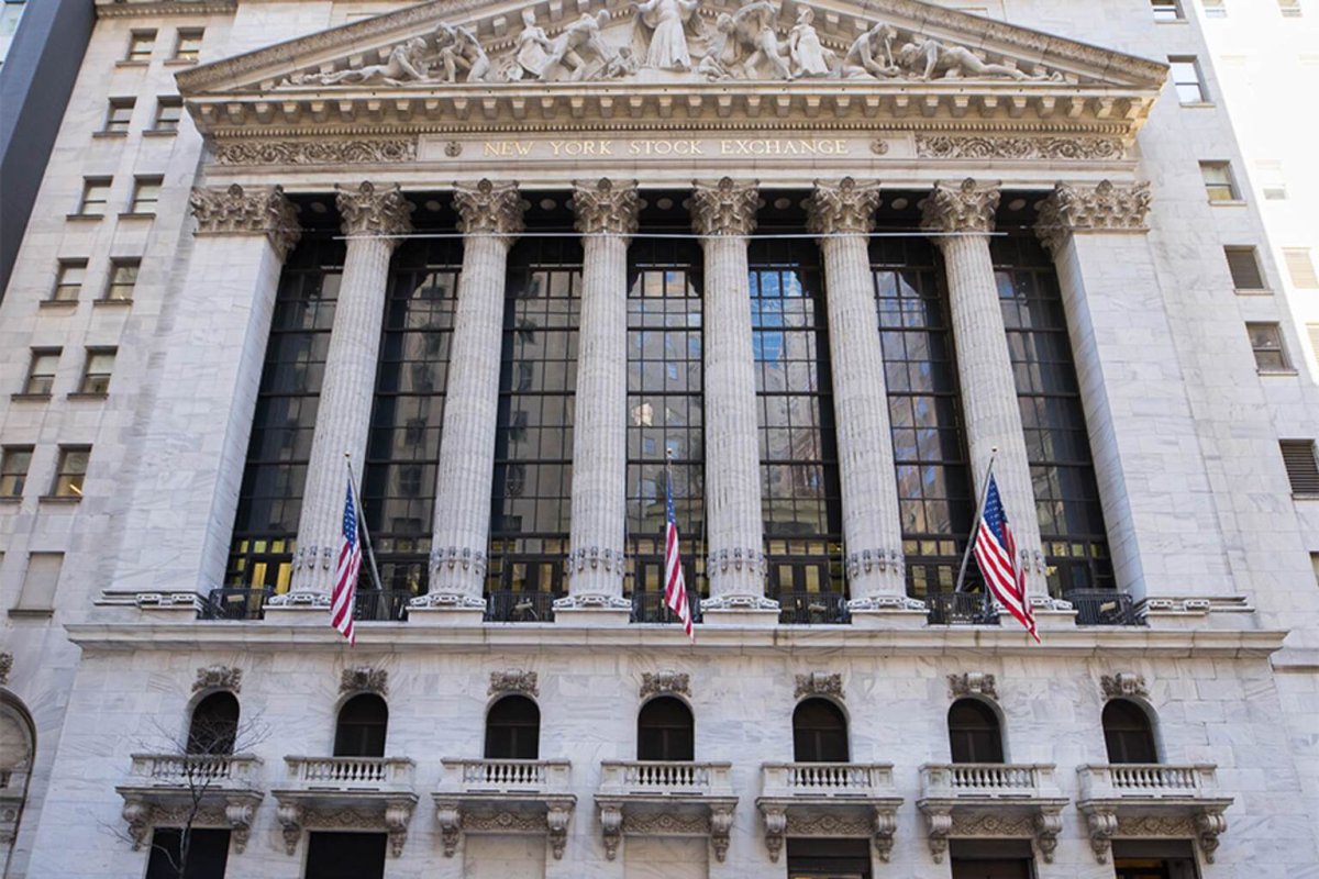 Futures Recover Modestly as Oil Holds Above $103, Fed Decision Looms