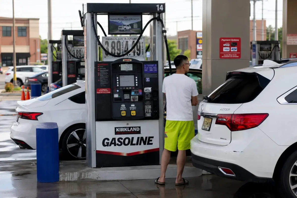 Gas Dips Below $4 as Iran Deal Eases Oil Supply Fears