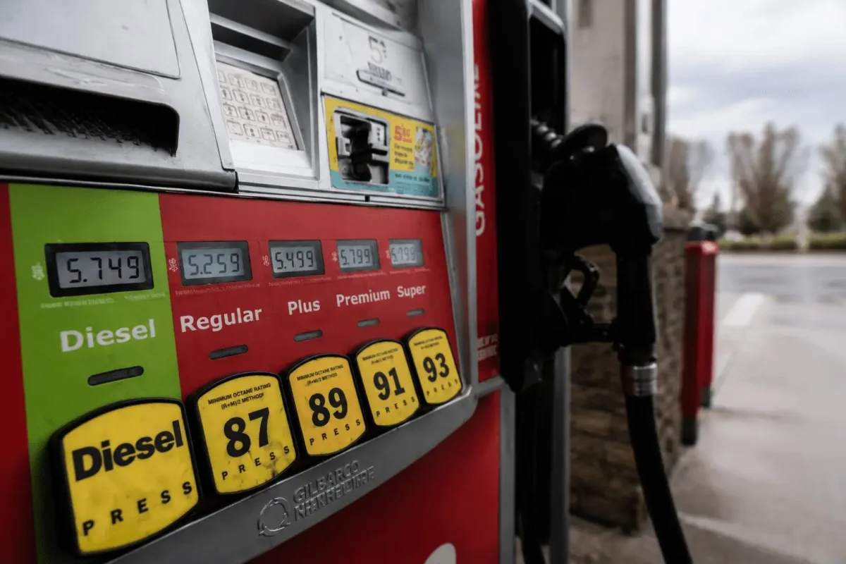 Gasoline Prices to Stay Elevated Despite Potential Iran Deal, Analysts Warn