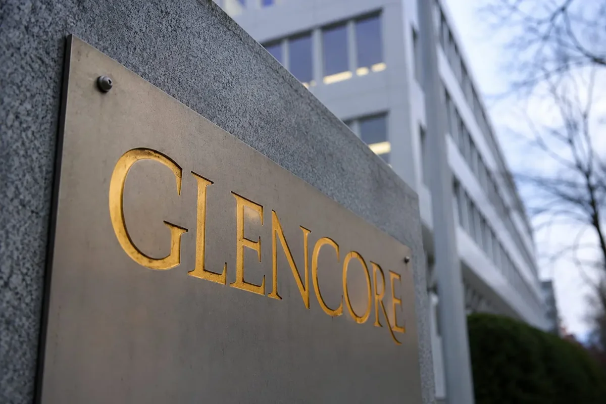 Glencore's Six-Day Volatility Totals 10.35% as Shares End Flat