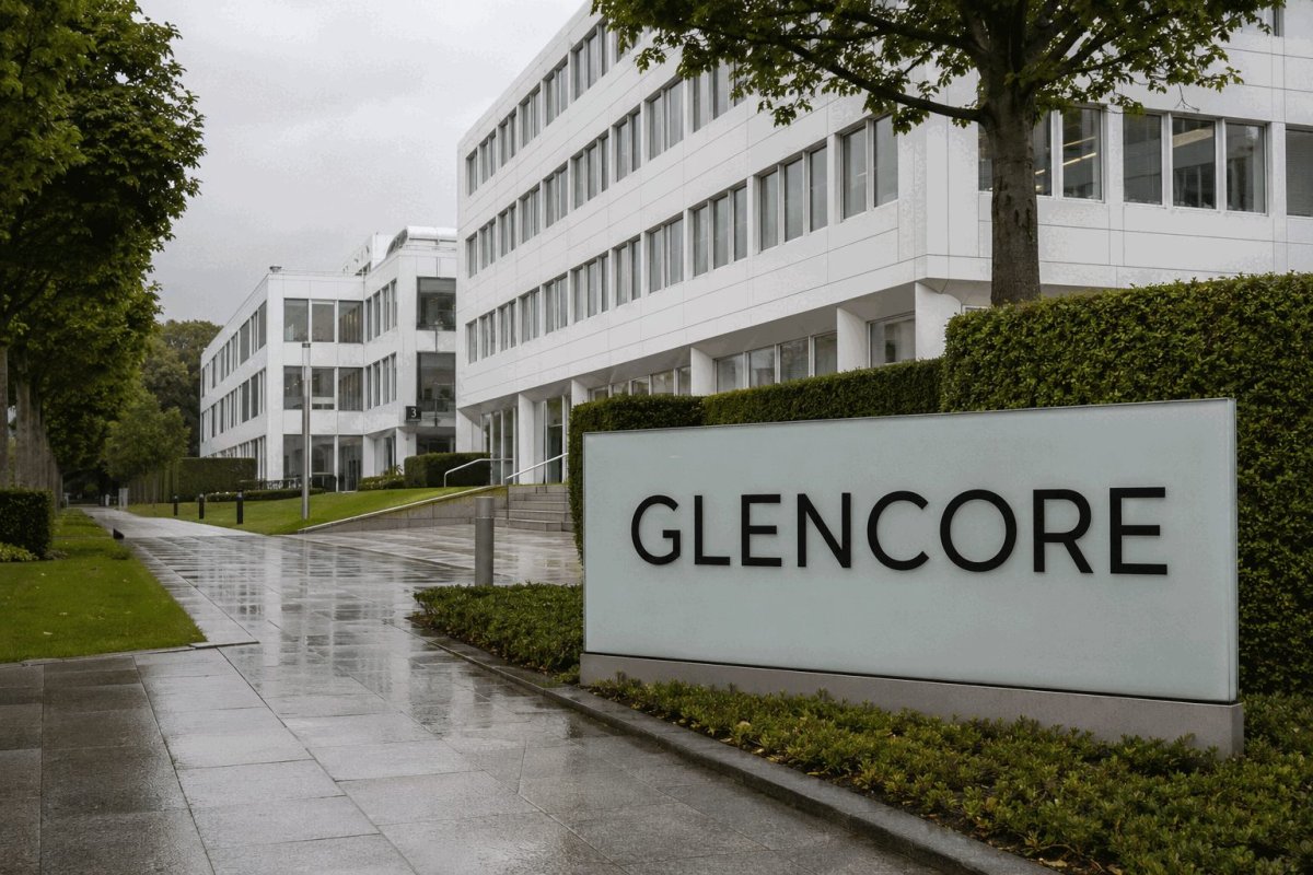 Glencore Surges 7.3% as Investors Eye 17-Cent Payout