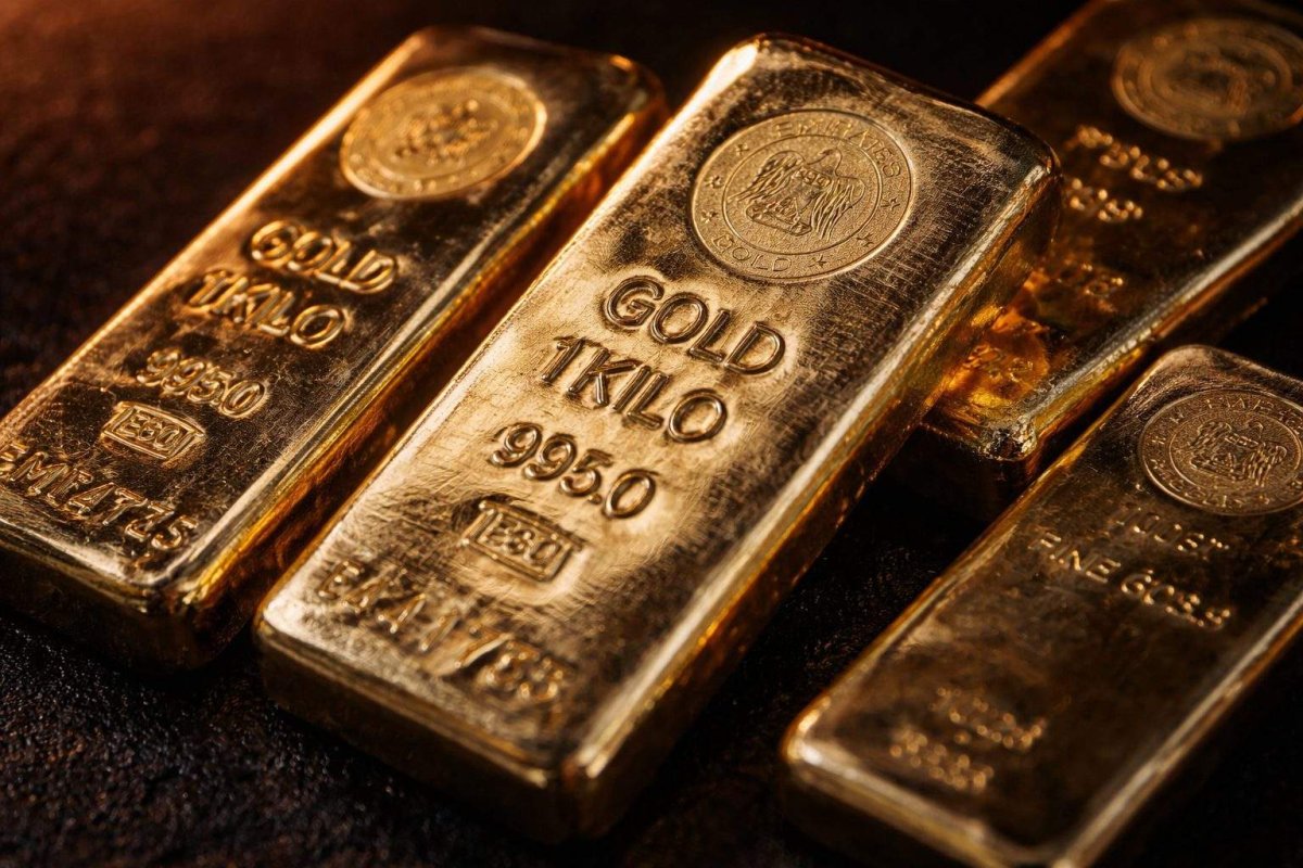 Gold's Rally Faces Crucial Test from Jobs Data, Oil, and Geopolitics