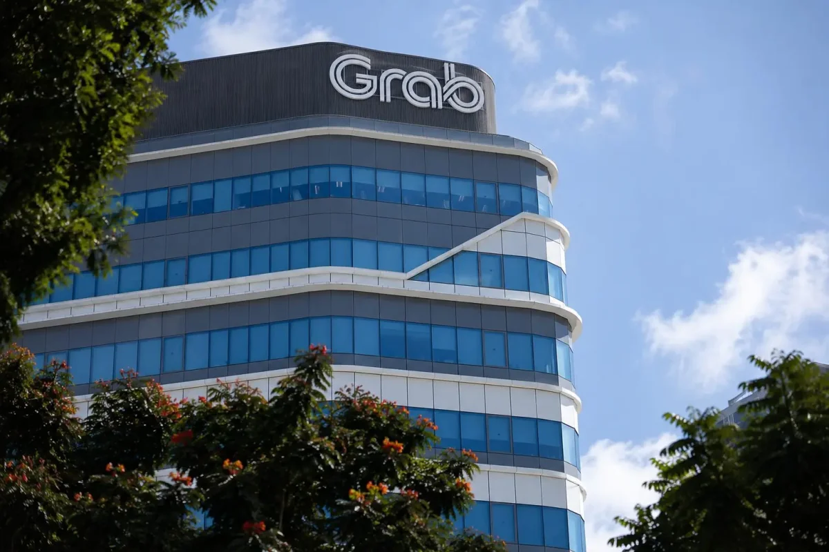 Grab Shares Climb as Superbank Consolidation Nears