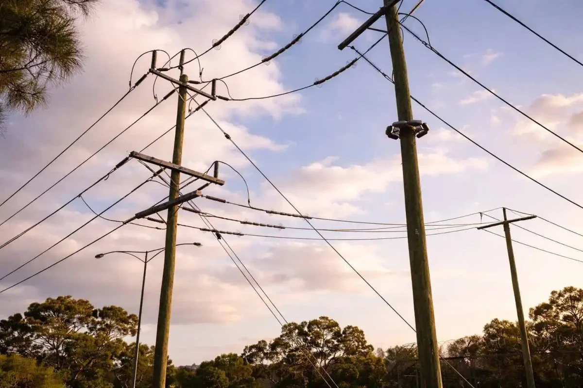 Grid Emergency Tests AI Trading as Equipment Stocks Slide