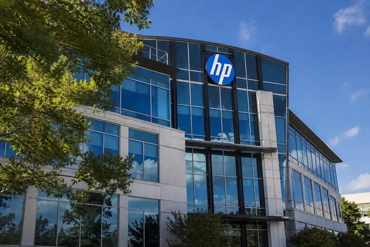 HP Stock Surges 15% Ahead of Earnings: AI PC Demand in Focus