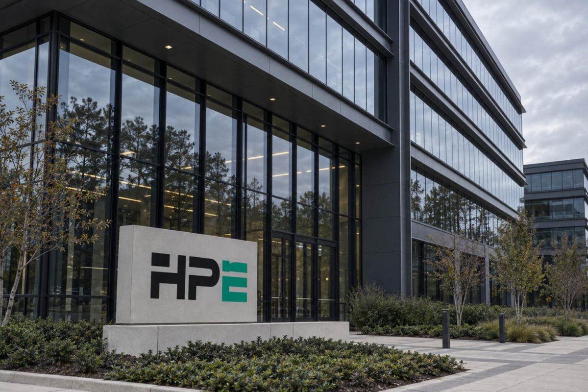 HPE Retreats 9% After Evercore Flags Valuation Risk Post-158% Rally