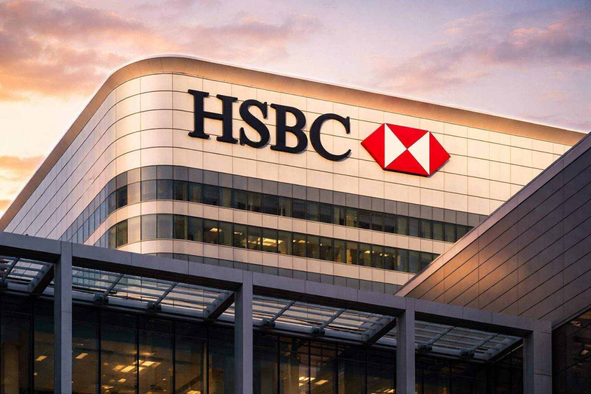 HSBC Gains Ahead of Annual Results as UK Rate Cut Hopes Rise