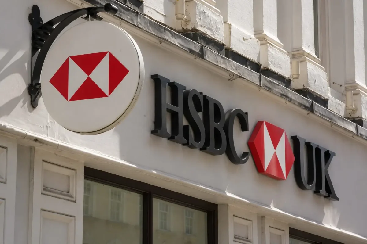 HSBC Holds Near Peak as London Closes Week Up 1.4%