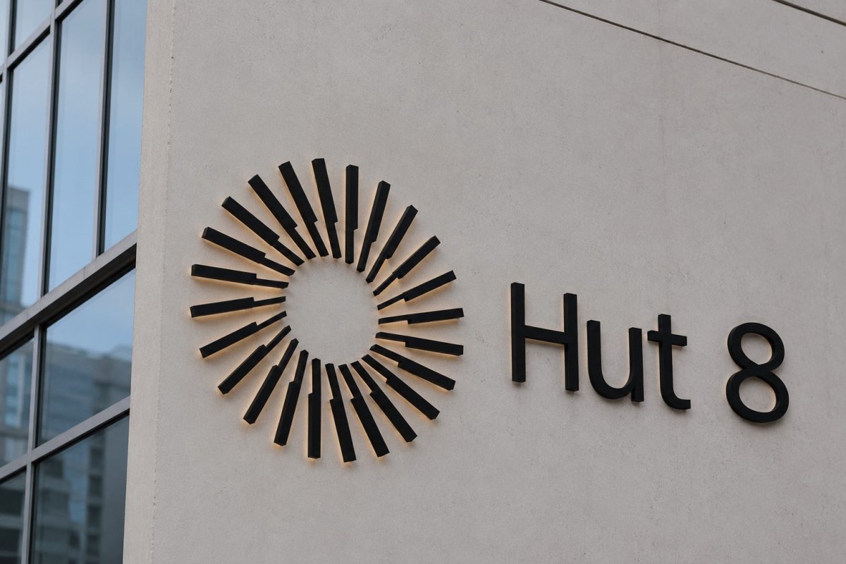 Hut 8 Secures $9.8B AI Data Center Lease, Shifts Focus from Bitcoin Mining