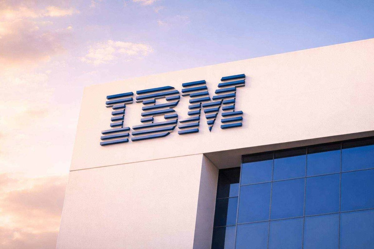 IBM Shares Decline on Ex-Dividend Day Amid AI Storage Launch