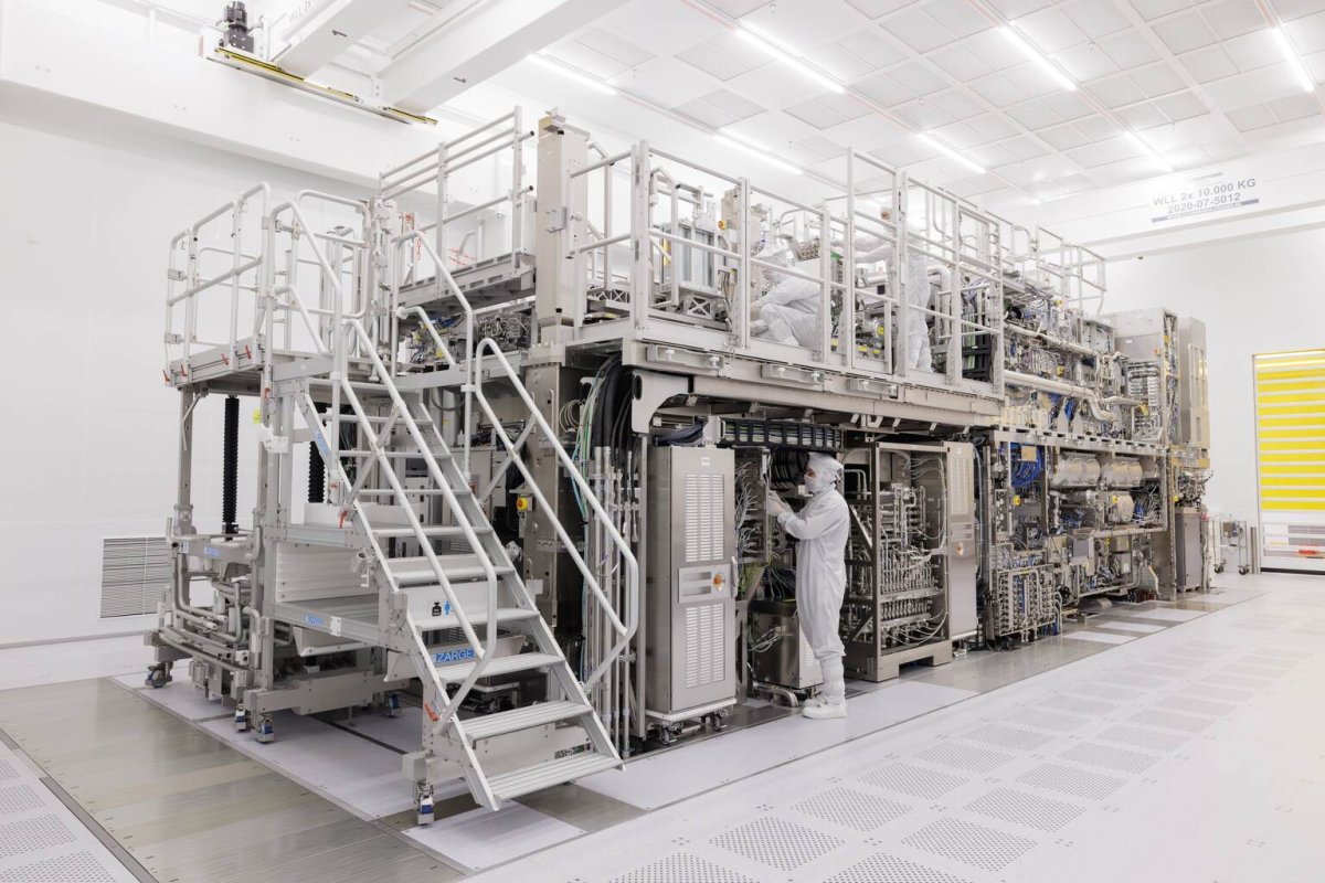Intel's High-NA Milestone: Technical Win, Financial Hurdles Remain