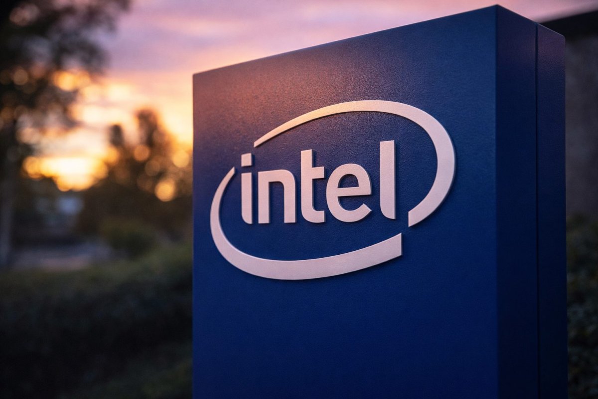 Intel Shares Drop 5% on Board Chair Exit Amid Broader Market Selloff