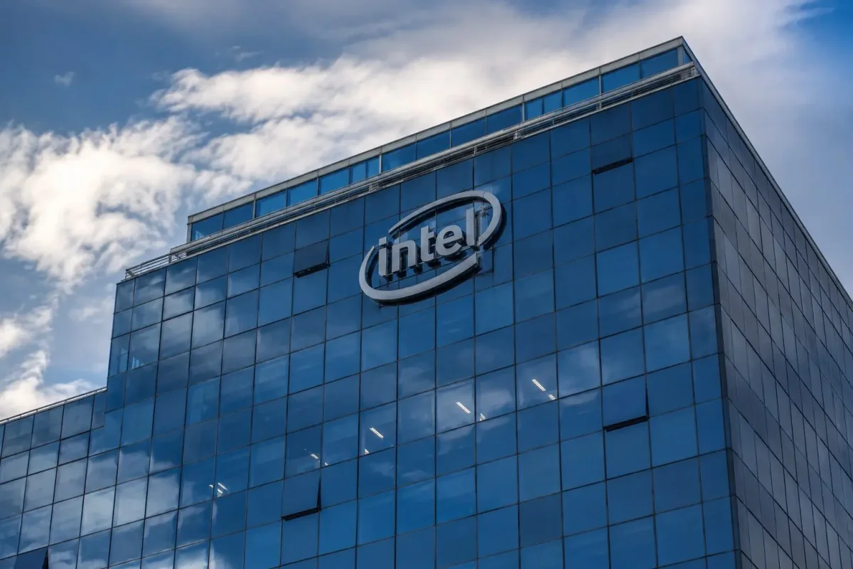 Intel Soars 9% on BofA Upgrade and AI Demand Surge
