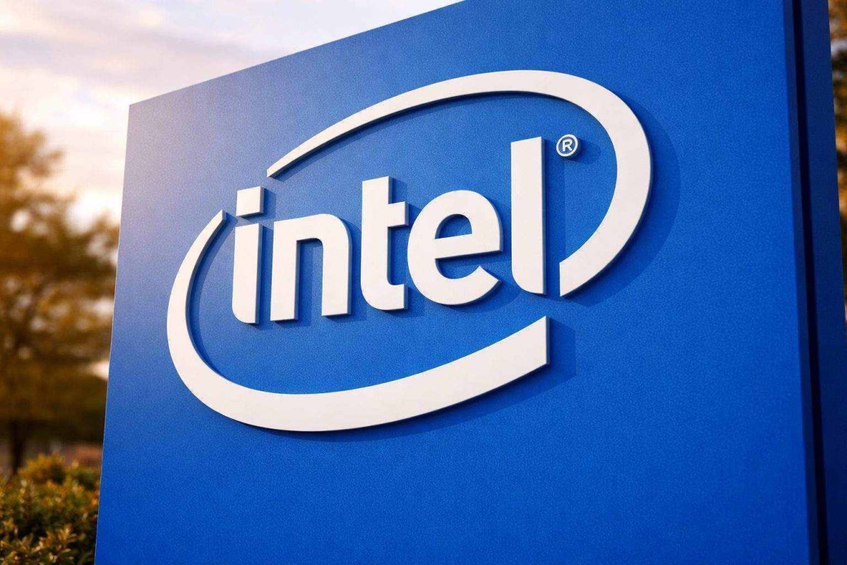 Intel Stock Dips Amid Nasdaq Correction Despite New Chip Launch