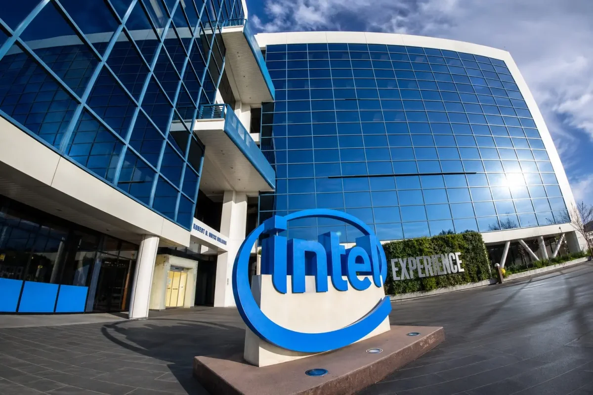 Intel Stock Retreats as AI Chip Optimism Fades