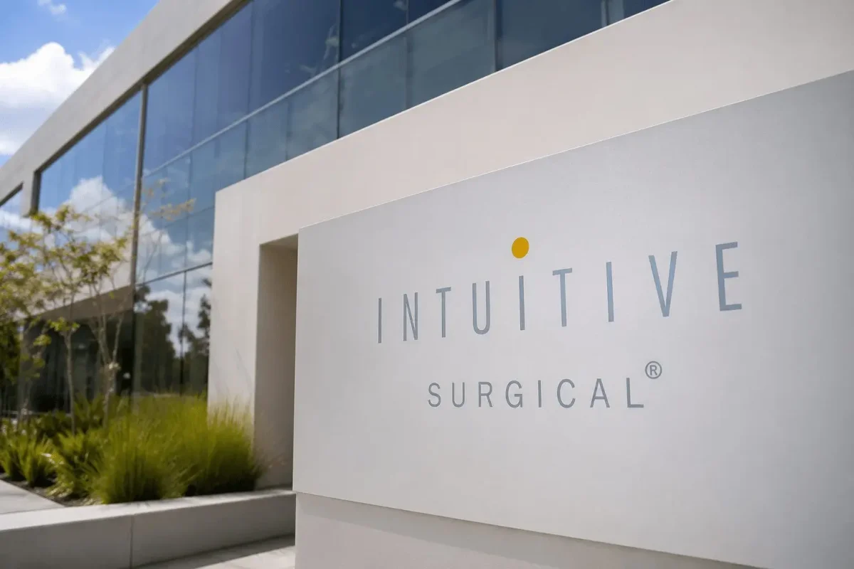 Intuitive Surgical Stock Dips on Slower H2 Growth Outlook Despite Q2 Beat
