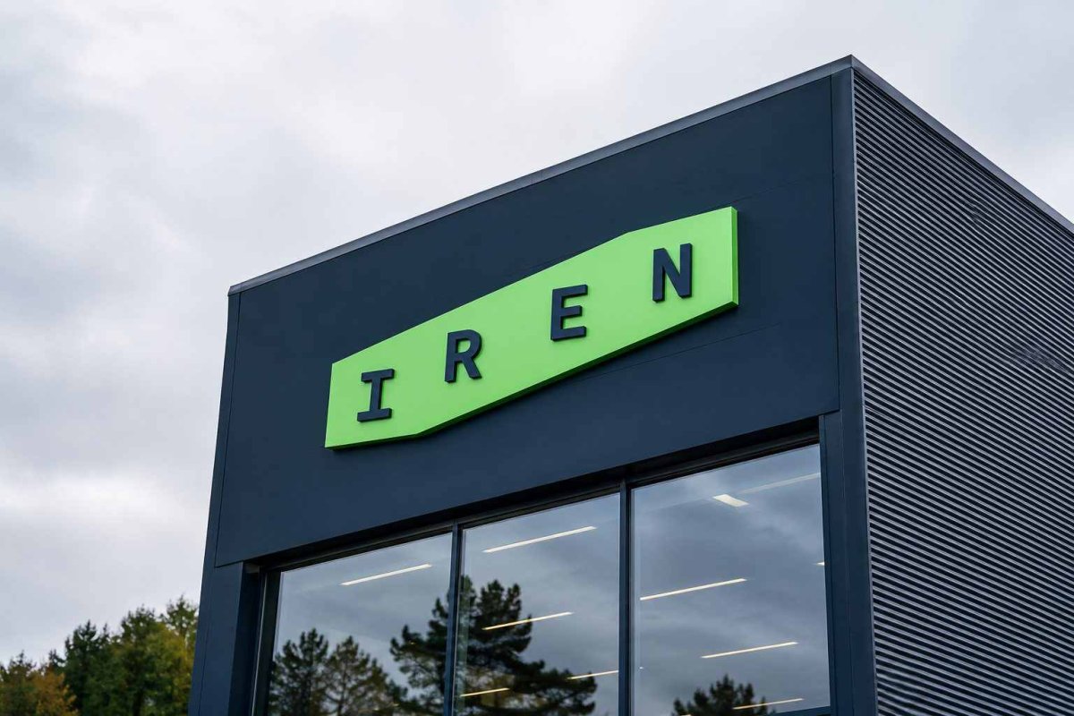 IREN Bounces Back as $706.5M CEO Grant and Russell 1000 Entry Stir Debate