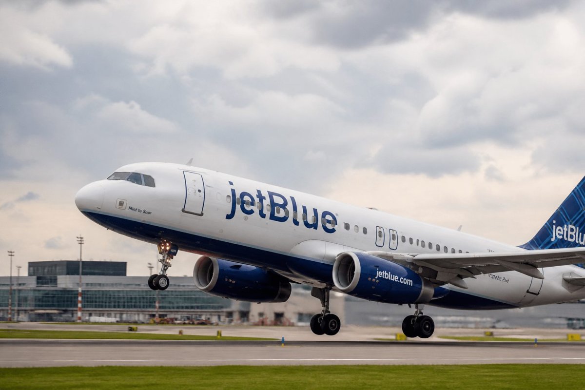 JetBlue Expands Routes, Offers Rescue Fares After Spirit's Collapse