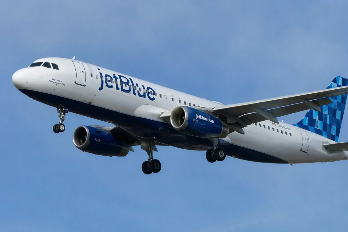 JetBlue Surges to Record High as Oil Prices Plunge