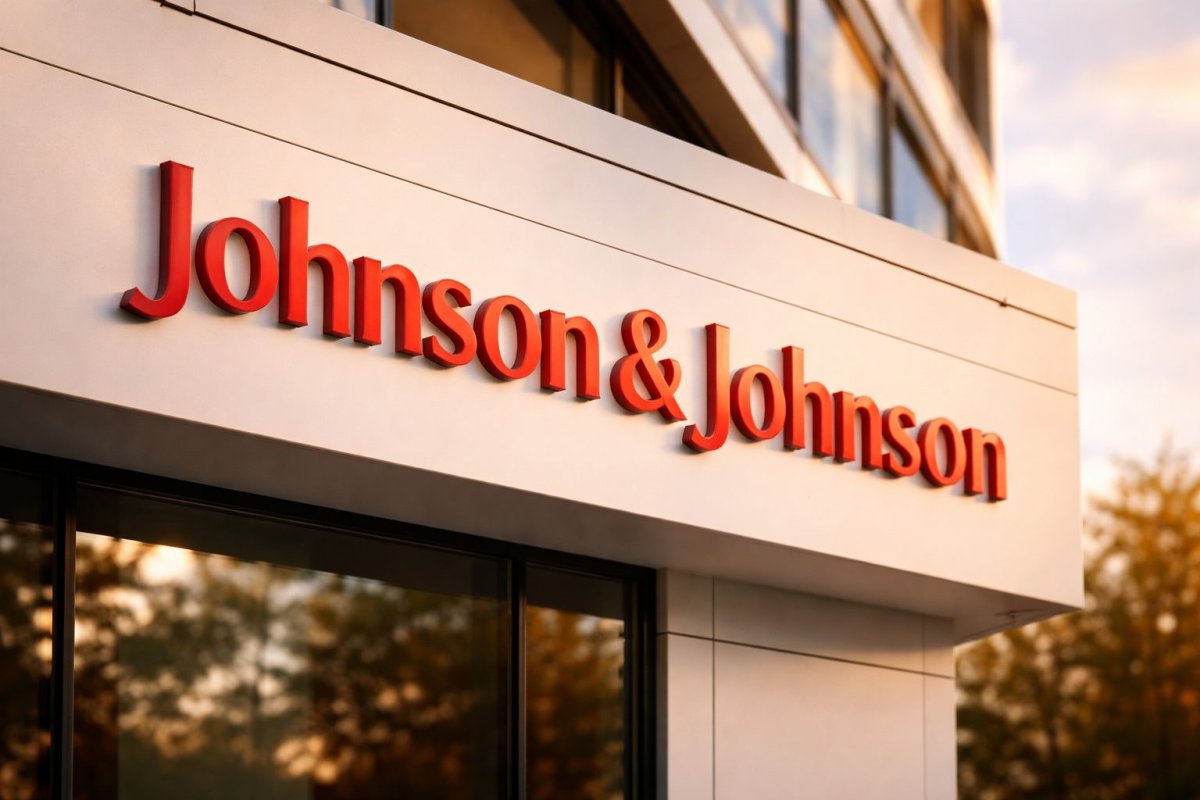 JNJ Shares Hold Steady Amid Investor Conferences and Insider Activity
