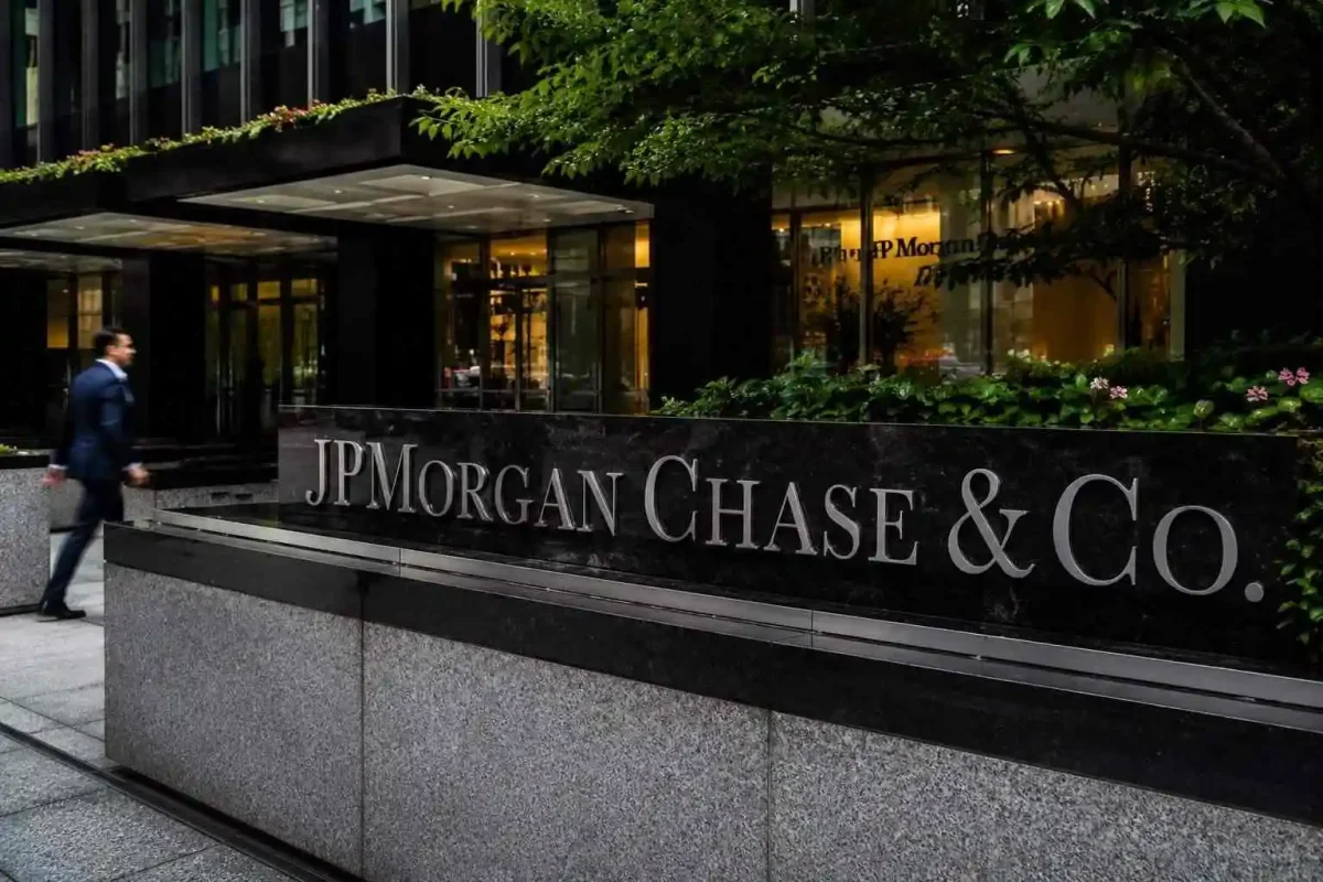 JPMorgan Nears 52-Week High Ahead of Q2 Earnings Test