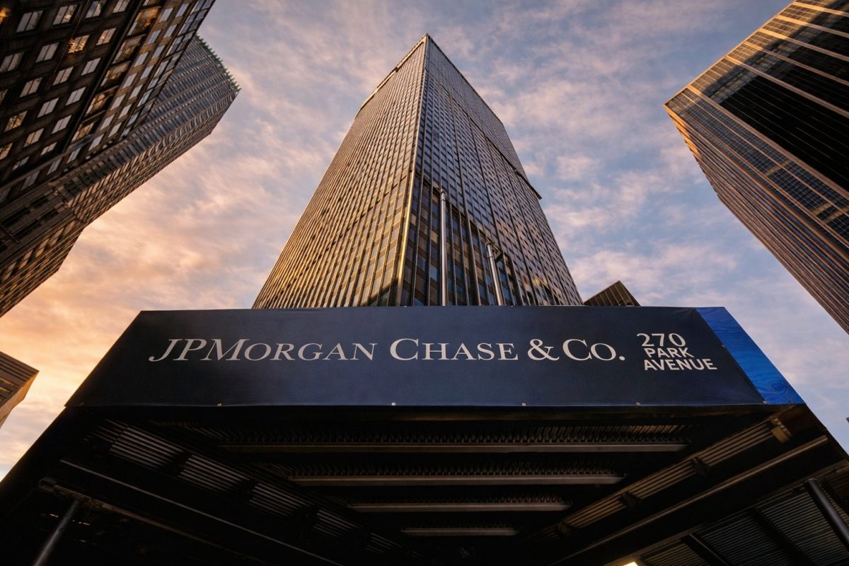 JPMorgan Price Target Cut by Evercore Amid CEO's Geopolitical Warning