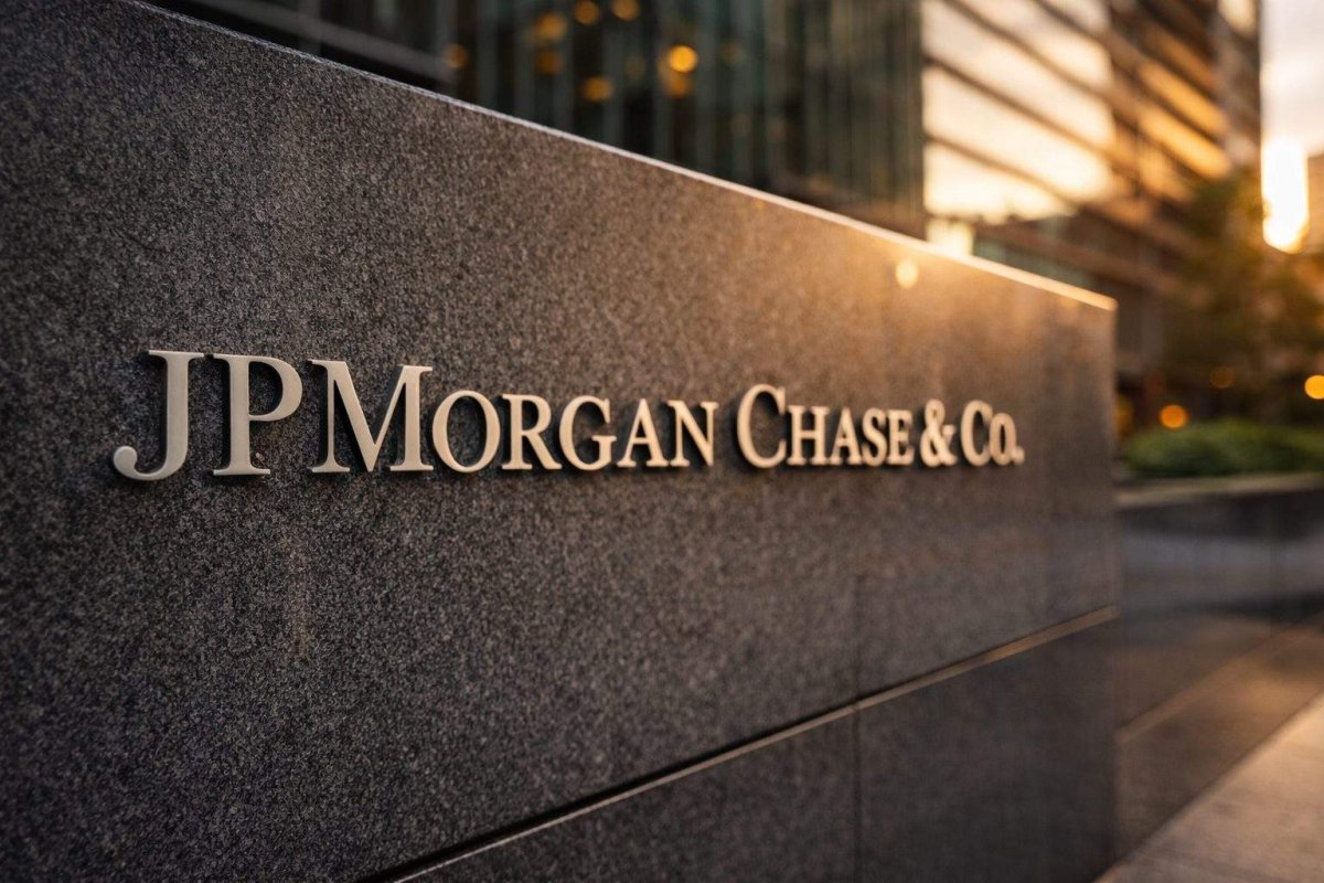 JPMorgan Shares Steady Near $322 as Traders Eye Key Economic Data