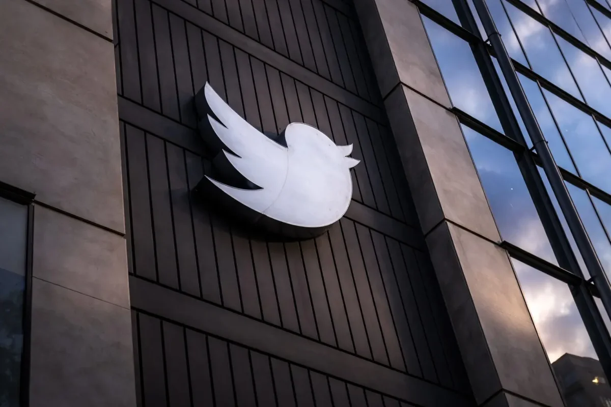 Jury Deliberates Musk Twitter Fraud Case Over 'On Hold' Tweet