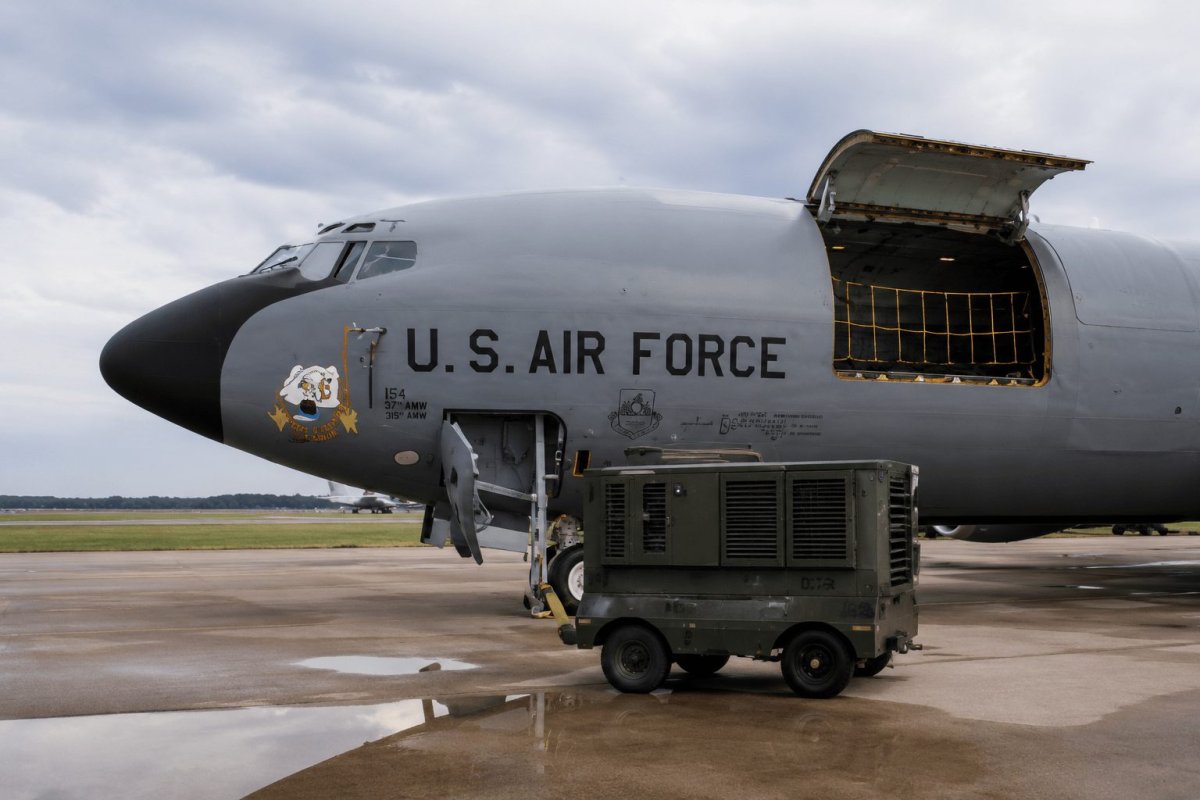 KC-135 Tanker Emergency Over Qatar Renews Scrutiny of Aging Fleet