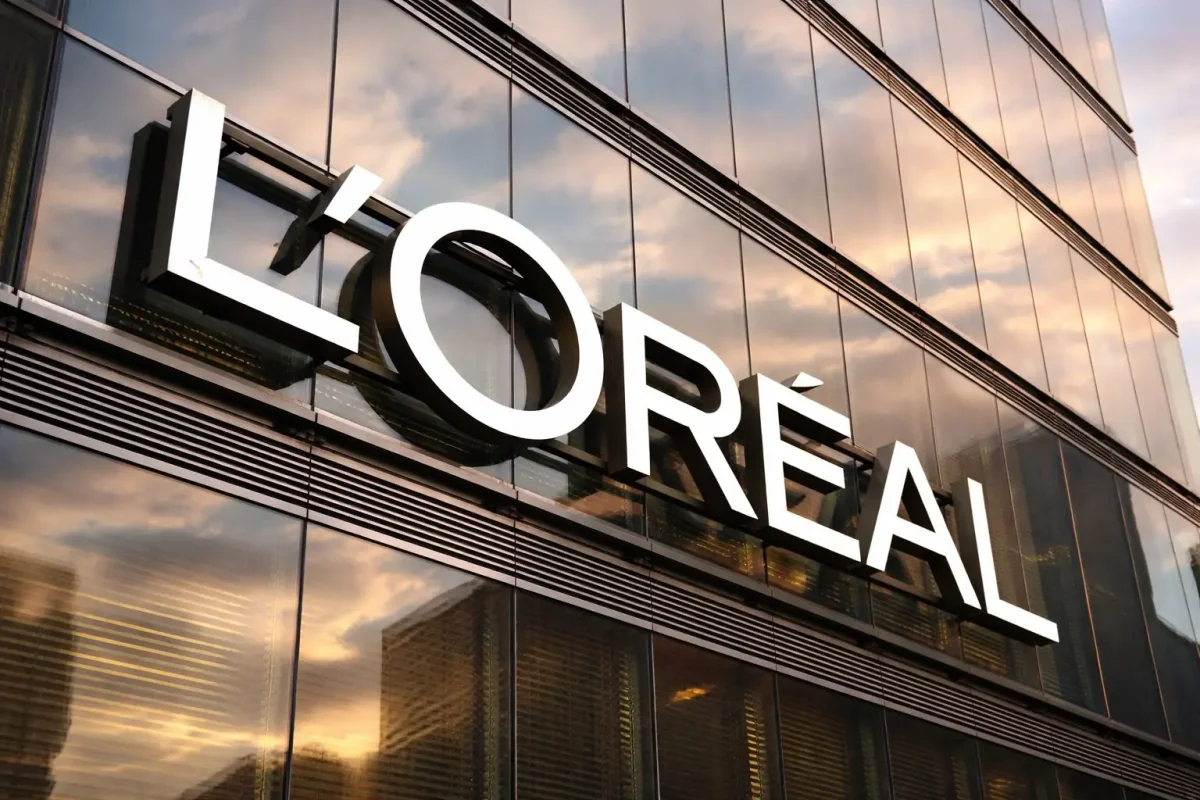 L'Oréal Shares Dip Ahead of Annual Results; China Demand, Margins in Focus