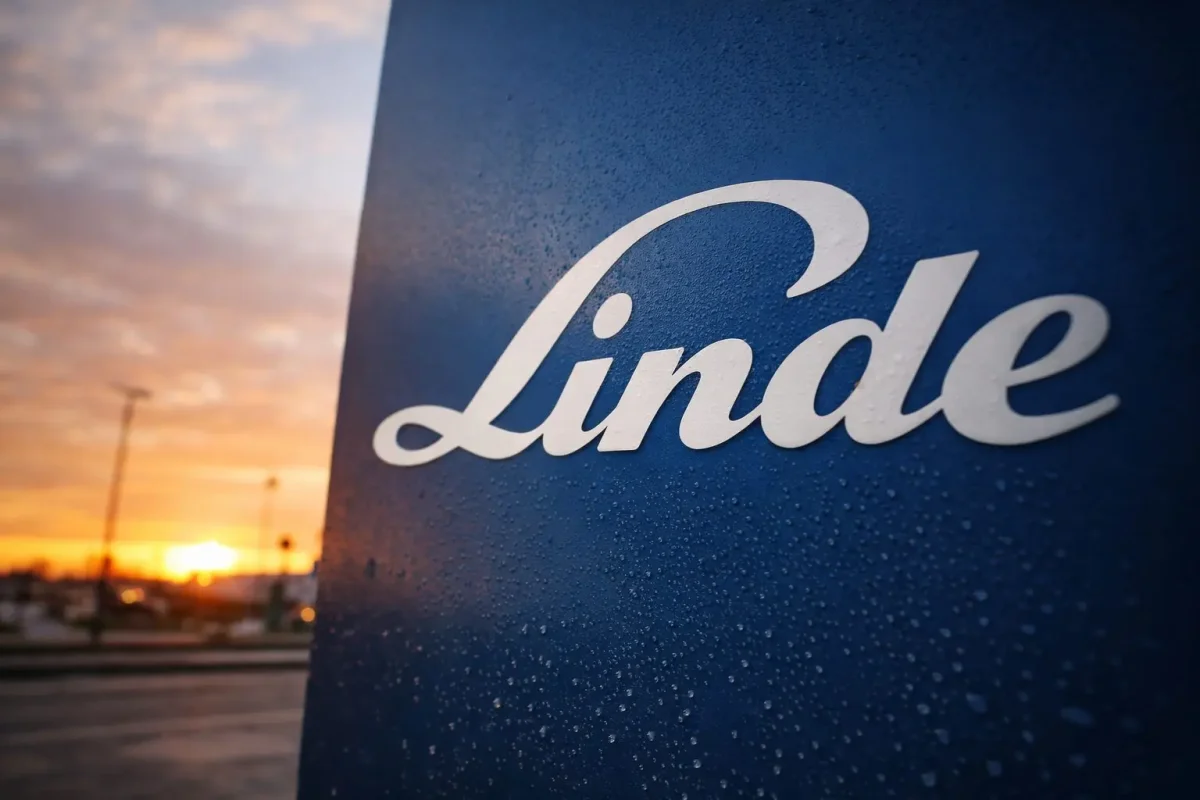 Linde Shares Decline Amid Energy Price Surge, Investor Focus on CFO Remarks
