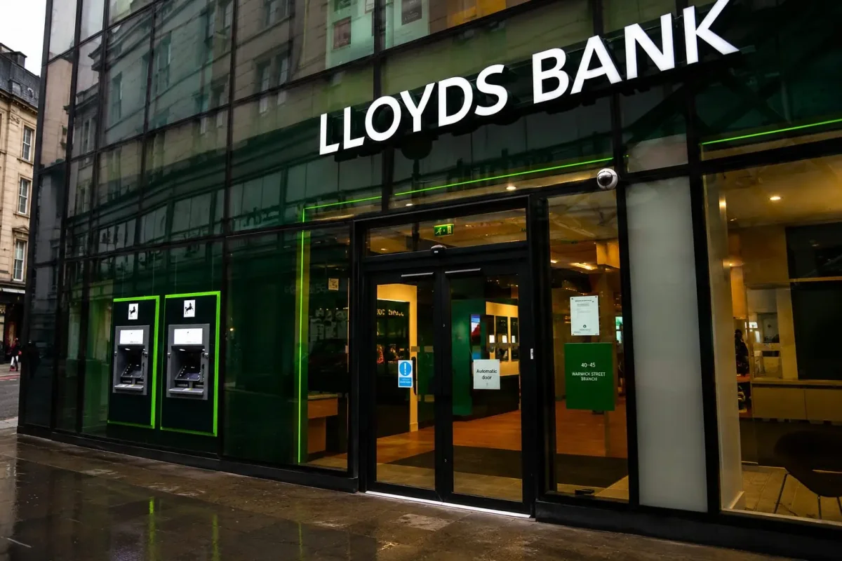 Lloyds Banking Group Rises as UK Financial Stocks Rally Ahead of BoE Decision