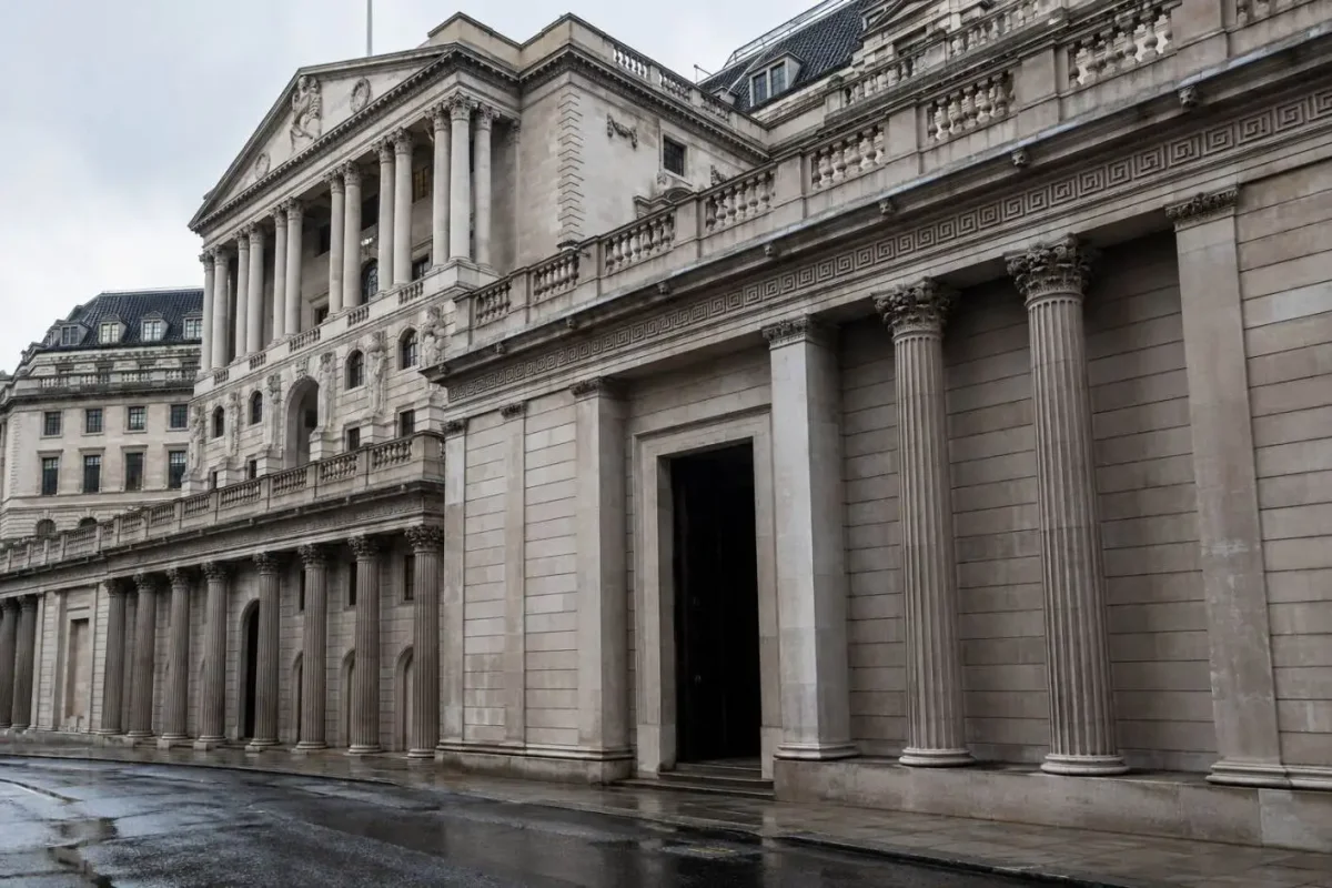 Long-Dated UK Yields Steady Near Heights as Fiscal Worries Persist