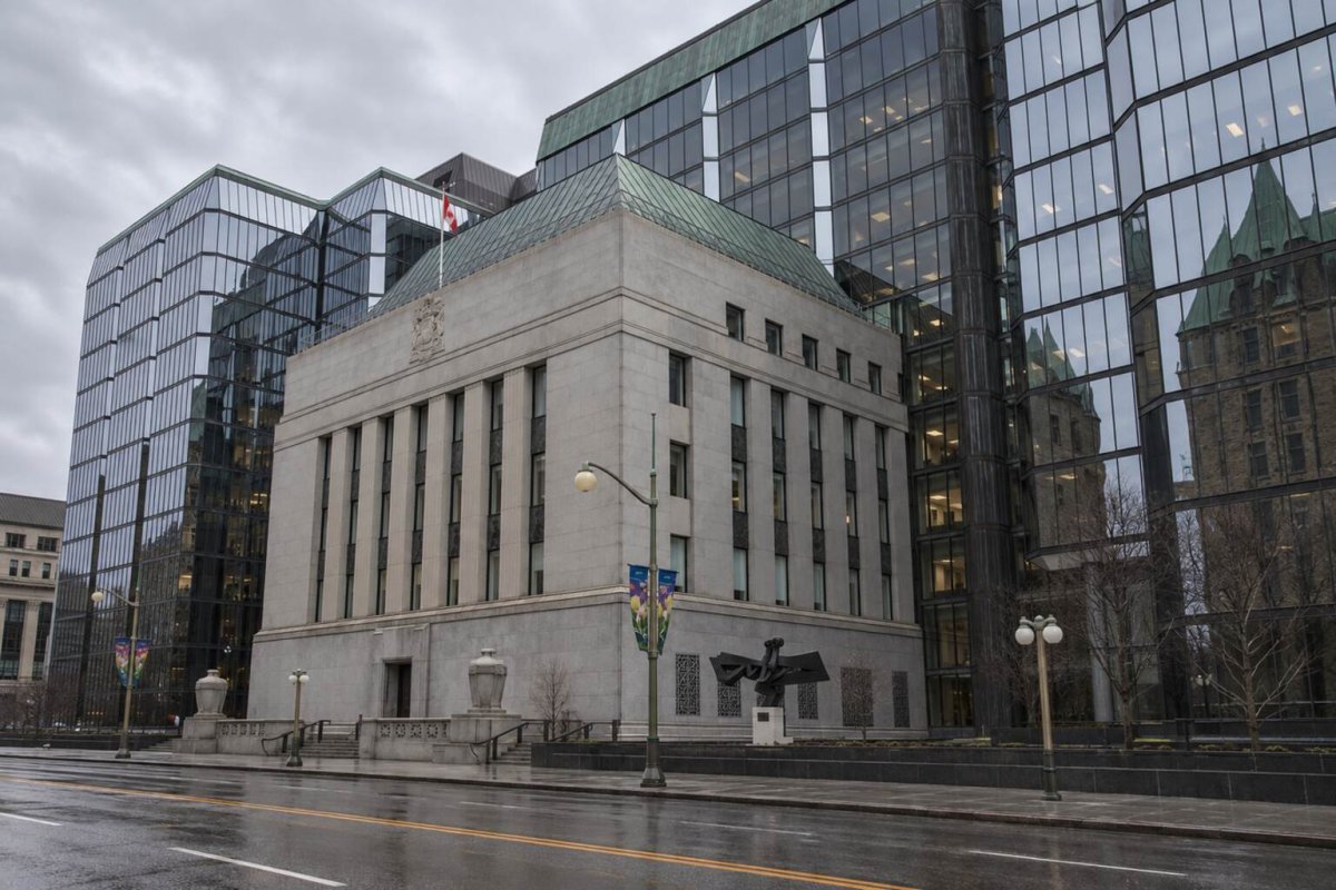 Loonie Slips Despite Oil Spike: Why CAD Ignored $104 Crude