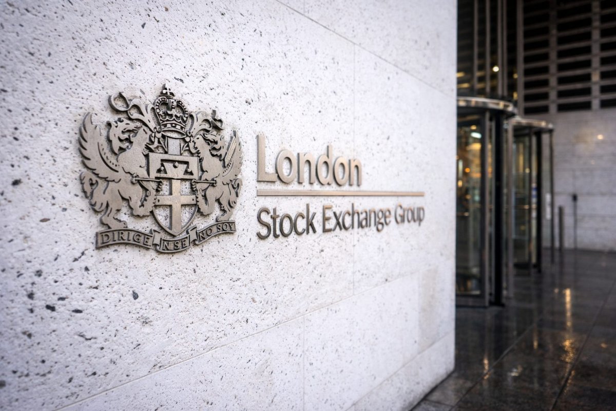 LSEG Shares Rise as Elliott Demands Strategic Review and Buyback